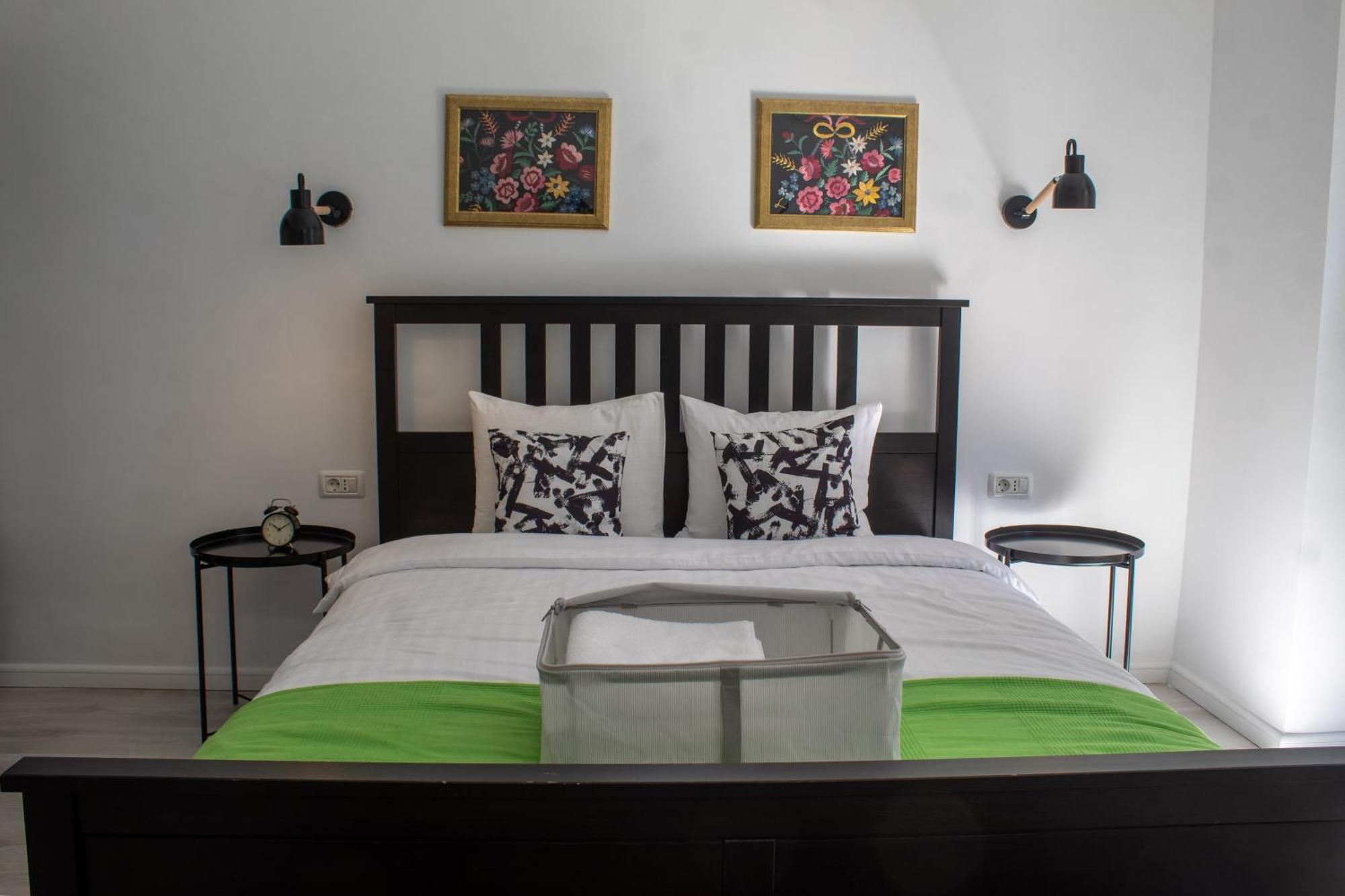 Domus Old Town Retreat Cozy & Central Bukarest Kültér fotó