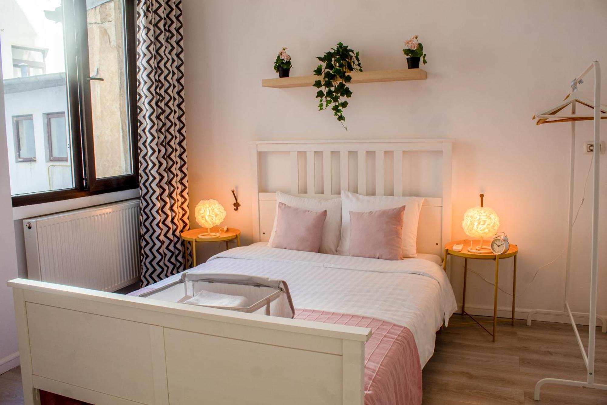Domus Old Town Retreat Cozy & Central Bukarest Kültér fotó