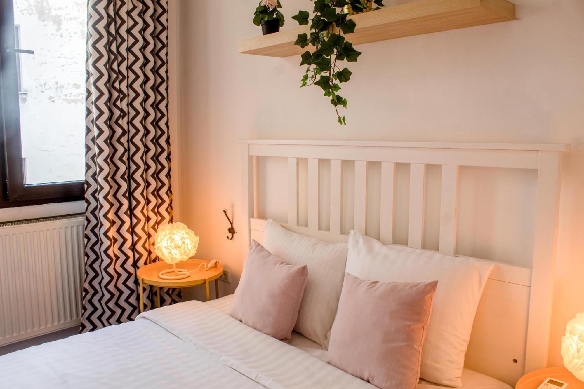 Domus Old Town Retreat Cozy & Central Bukarest Kültér fotó